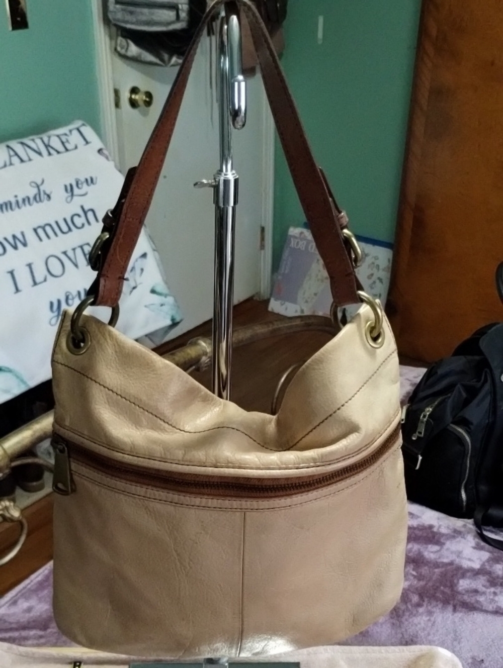 Fossil Leather Hobo Shoulder Bag in Cream with Brown Strap